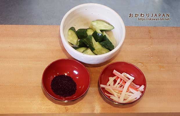カニカマときゅうりのゆかり和え-1