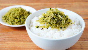 【京都の老舗コラボ】"京都一の傳×三星園上林三入本店"の「茶葉ごと味わう 食べる抹茶ちりめん」