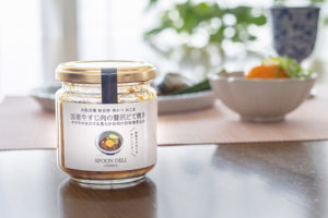 大阪の隠れたソウルフードがご飯のお供に!?国産牛すじ肉の贅沢どて焼き【PR】