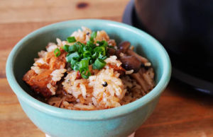 【アレンジレシピ】さば味噌煮缶を使って炊き込みご飯レシピwithかまどご飯釜